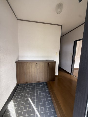 宇都宮市雀の宮6丁目670-24の玄関