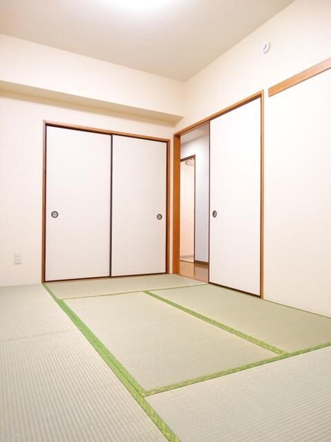 フロイデ目白の和室