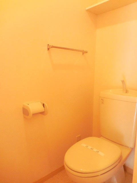 ラヴィーンコートのトイレ|落ち着いたトイレです※別号室の写真です