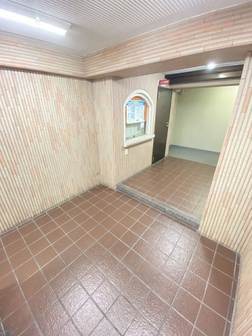 尼崎市東園田町６丁目のアパートのロビー|落ち着いたロビーです