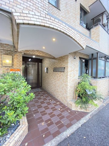 尼崎市東園田町６丁目のアパートのエントランス|落ち着いたエントランスです