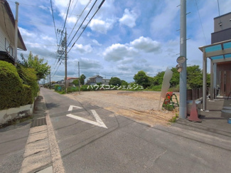 【前面道路含む現地写真】