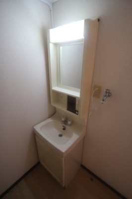【独立洗面台】 | コーポ大ヶ谷戸 | 同物件、他のお部屋の写真です。