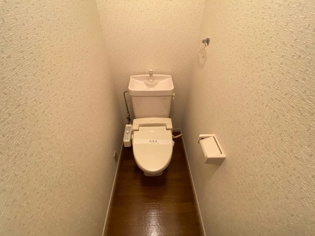 シンプルで使いやすいトイレです♪