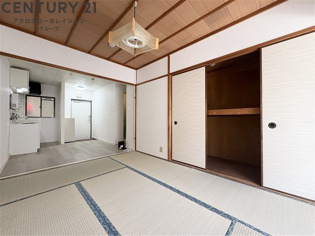 東園田マンションの居間