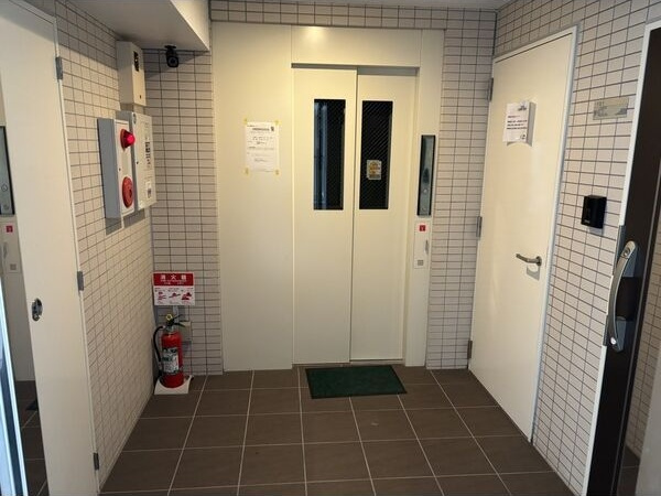 REXⅡ茶屋ヶ坂のロビー