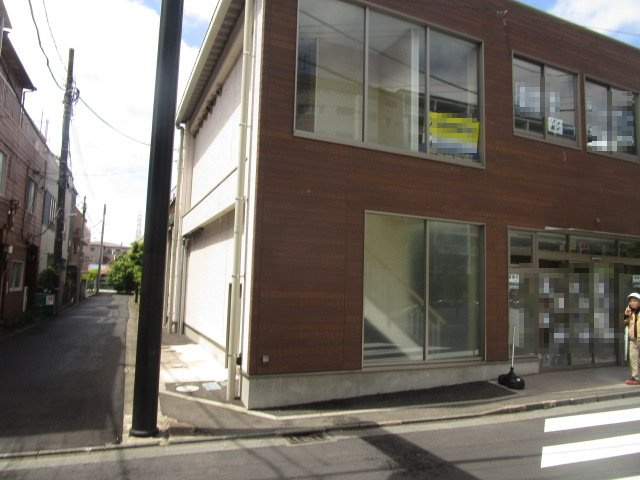 川崎市中原区上新城１丁目の店舗事務所の外観