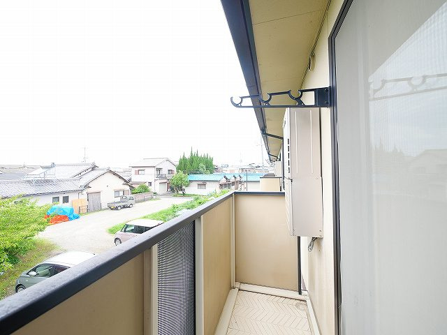 グランプロスペールのバルコニー|暖かな日差しのふりそそぐバルコニー