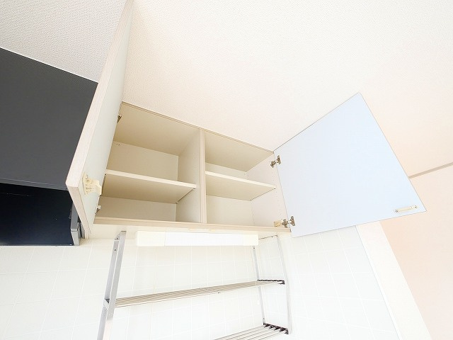 グランプロスペールのその他|キッチン上部には収納があります