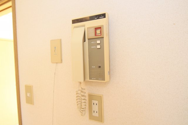 エステートピア日吉のセキュリティ|別部屋の参考写真です。