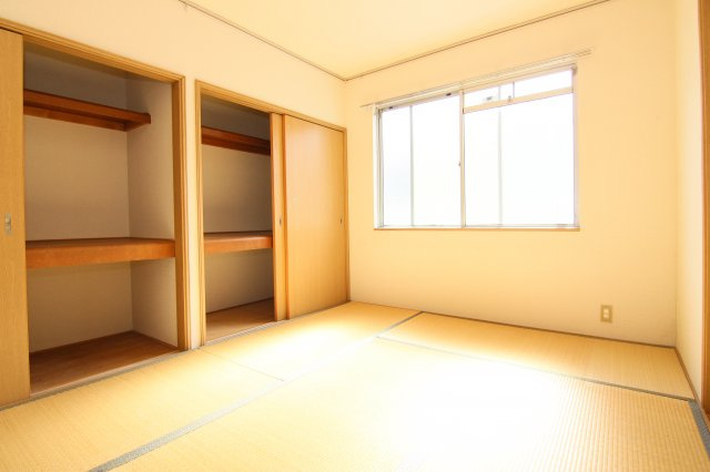 エステートピア日吉の和室|別部屋の参考写真です。