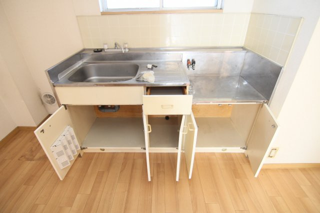 エステートピア日吉のキッチン|別部屋の参考写真です。