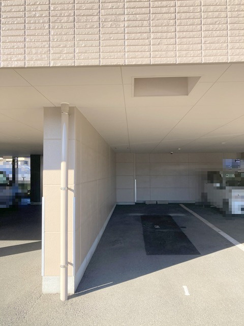 山陽ハイツの駐車場|車をお持ちの方に嬉しい駐車場付きの物件です