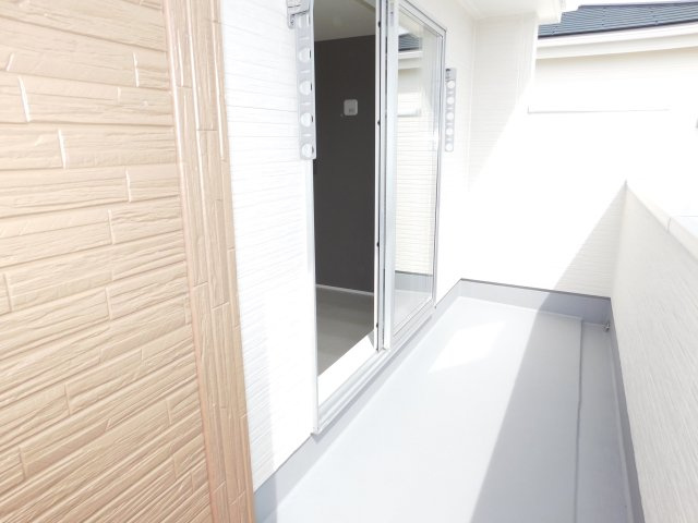 津島市宇治町字茶ノ里の新築一戸建のバルコニー|◇バルコニー◇　　南面で陽当り良好♪