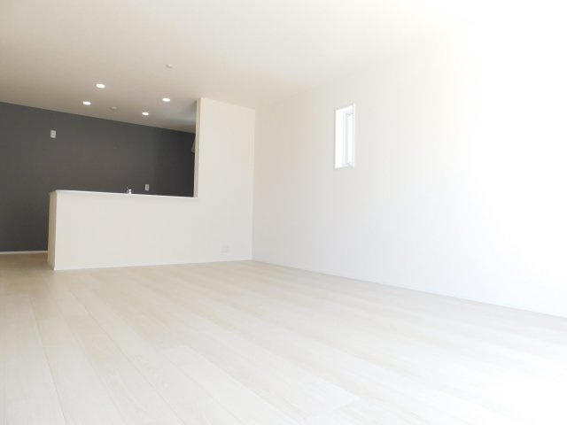 津島市宇治町字茶ノ里の新築一戸建の居間・リビング|◇リビング◇　　南面で明るいリビング１７．７帖　心地の良い開放感のあるリビング♪