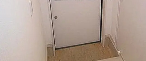 モダンモート徳丸 の玄関