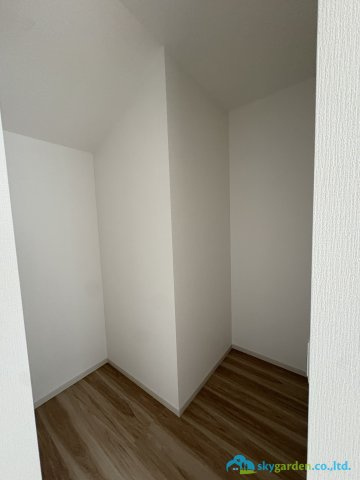 藤沢市辻堂新町5期　新築戸建　全2棟1号棟の寝室|広くて明るい寝室