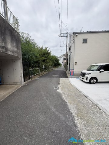 藤沢市辻堂新町5期　新築戸建　全2棟1号棟の前面道路含む現地写真|前面道路含む現地写真です