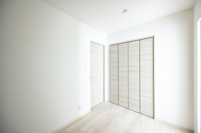 【洋室】 | シエル東戸塚 | 3.8帖洋室　衣類の収納に便利なクローゼットあり
