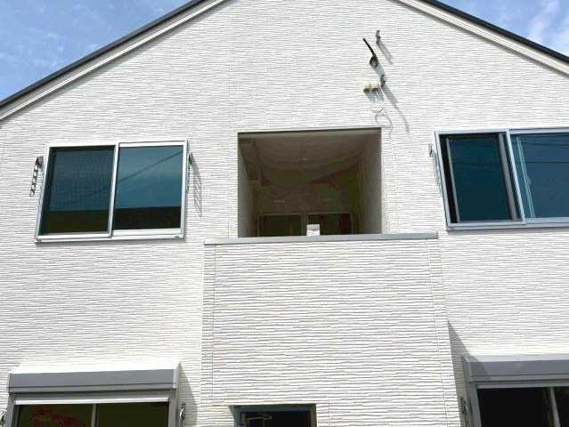 【その他】 | 今井町共同住宅(仮) | 窓の外に洗濯物干し竿受けあり
