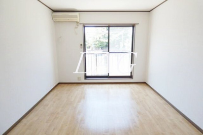 【居間・リビング】 | 第５すくねハイツ | 洋室のお部屋です。