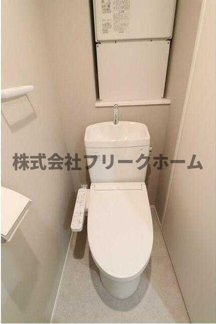 武蔵野市吉祥寺東町２丁目の賃貸マンションのトイレ