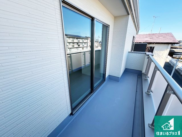 ◆羽曳野市南恵我之荘　第1期　新築一戸建てのバルコニー|日当たりのよいバルコニー！お部屋が開放的に！