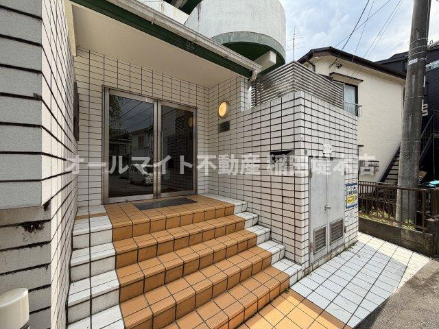 川崎市多摩区東生田１丁目の賃貸マンションのエントランス