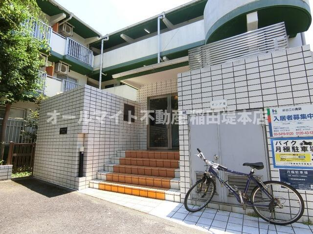 川崎市多摩区東生田１丁目の賃貸マンションのエントランス