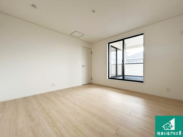 和歌山市有本　第3期　新築一戸建ての洋室|シンプルな洋室は、自分好みのインテリアが楽しめます♪ご家族とインテリアや家具を選びに行くのは新築購入時の醍醐味の一つです。ぜひお楽しみください♪