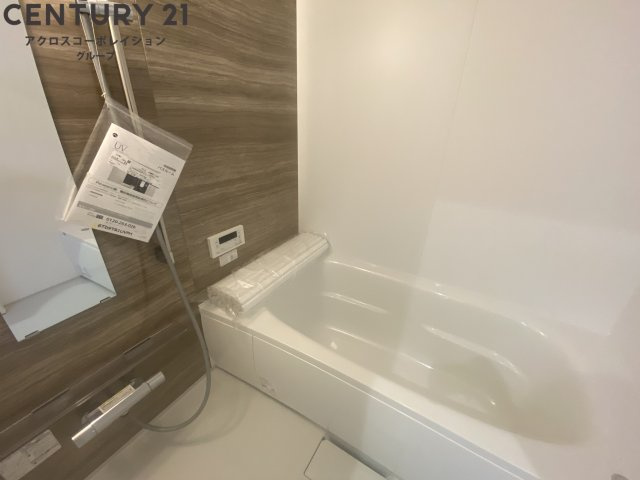 約1坪サイズのお風呂で足を伸ばして入浴できます☆