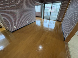 グローバル伊丹の居間