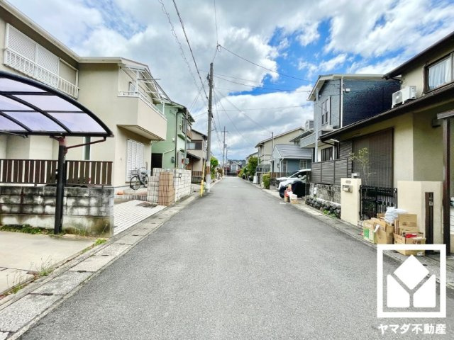 伏見区久我東町　の前面道路含む現地写真