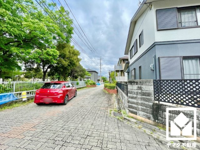 伏見区久我東町　の前面道路含む現地写真