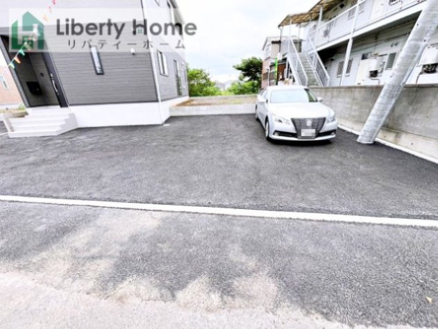 古河市中田第6　新築戸建　2号棟の駐車場