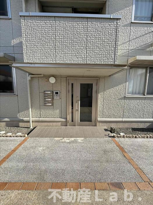 メゾンセレナのエントランス
