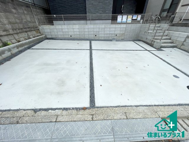 ★31(土)1(日)3(祝)現地見学可能！宇治市明星町　第2期　新築一戸建ての駐車場|駐車スペース！散水栓があるので、こまめに愛車を洗えます！