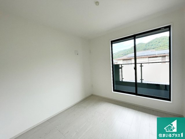 ★宇治市明星町　第2期　新築一戸建ての洋室|シンプルな洋室は、自分好みのインテリアが楽しめます♪ご家族とインテリアや家具を選びに行くのは入居時の醍醐味の一つです。ぜひお楽しみください♪