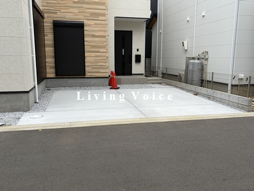 【仲介手数料０円】厚木市三田2期　新築一戸建て　2号棟　全3棟の駐車場|厚木市三田2期　新築一戸建て　全3棟