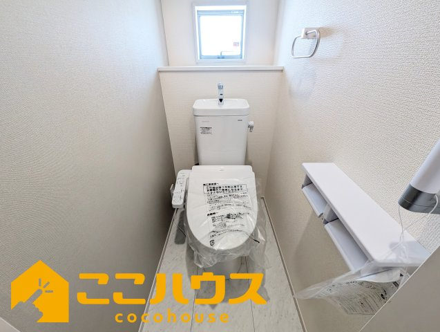 うるま市前原　新築戸建て　全10棟　1号棟のトイレ|高機能トイレ