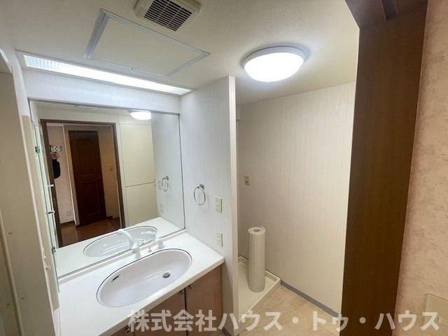 ロイトン松戸の洗面所