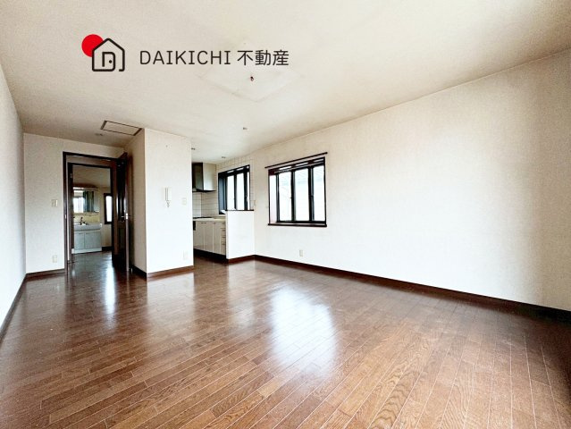 【居間・リビング】 | 鴻巣市神明町　中古戸建