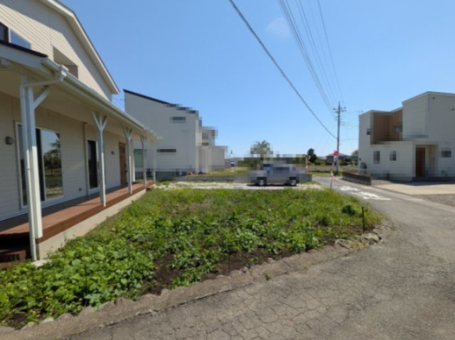 中古戸建　高崎市北新波町の前面道路含む現地写真