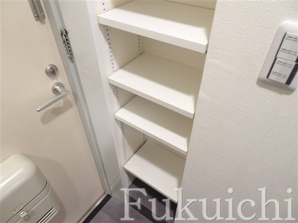 目黒都立大レジデンスの収納