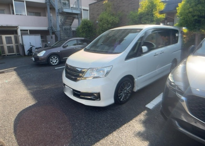 【駐車場】 | サンクレイドル八王子川口 | 駐車場と明記されていても、最小スペースでつくられた駐車場だと大型車は駐車できなかったり、出入りしにくくなったりする可能性があります。お車のサイズと購入したい物件の駐車場のサイズを現地で確認しましょう。