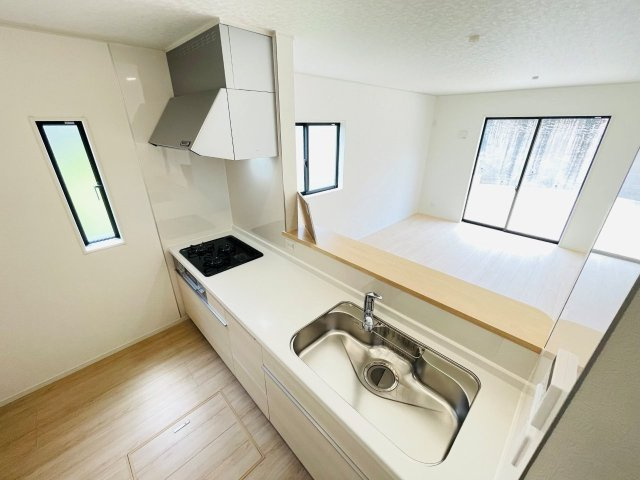 岡崎市細川町第15　新築分譲住宅　全2棟　2号棟のキッチン|浄水器一体型水栓です。