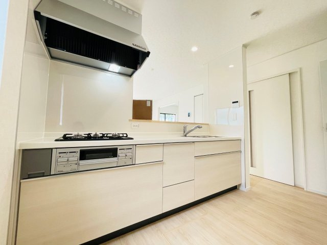 岡崎市細川町第15　新築分譲住宅　全2棟　2号棟のキッチン|使い勝手の良いシステムキッチン。