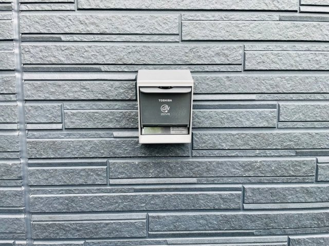 岡崎市細川町第15　新築分譲住宅　全2棟　2号棟の発電・温水設備|洗車時や防犯カメラの設置、電気自動車の充電にも使える屋外電源付き。