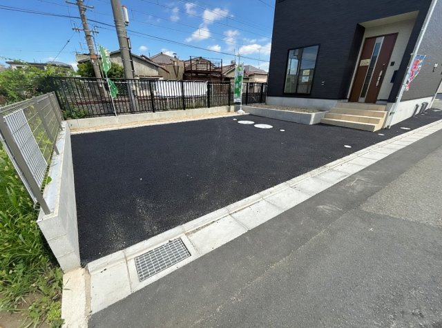 和歌山市有本　第3期　新築一戸建ての駐車場|駐車スペース！散水栓があるので、こまめに愛車を洗えます！