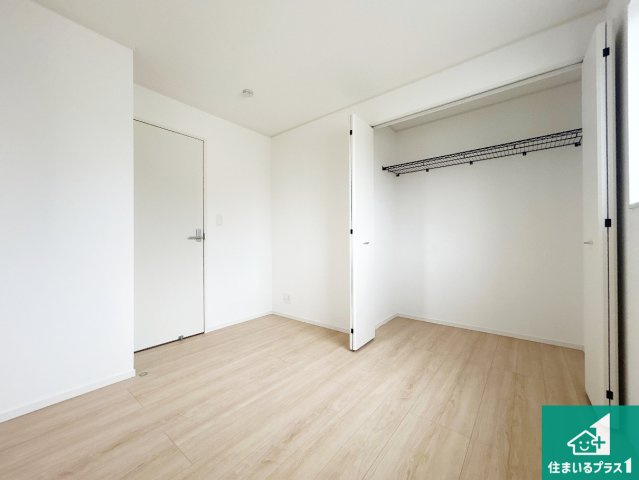 和歌山市有本　第3期　新築一戸建ての洋室|ナチュラル感のある洋室は、自分好みのインテリアが楽しめます♪ご家族とインテリアや家具を選びに行くのは新築購入時の醍醐味の一つです。ぜひお楽しみください♪